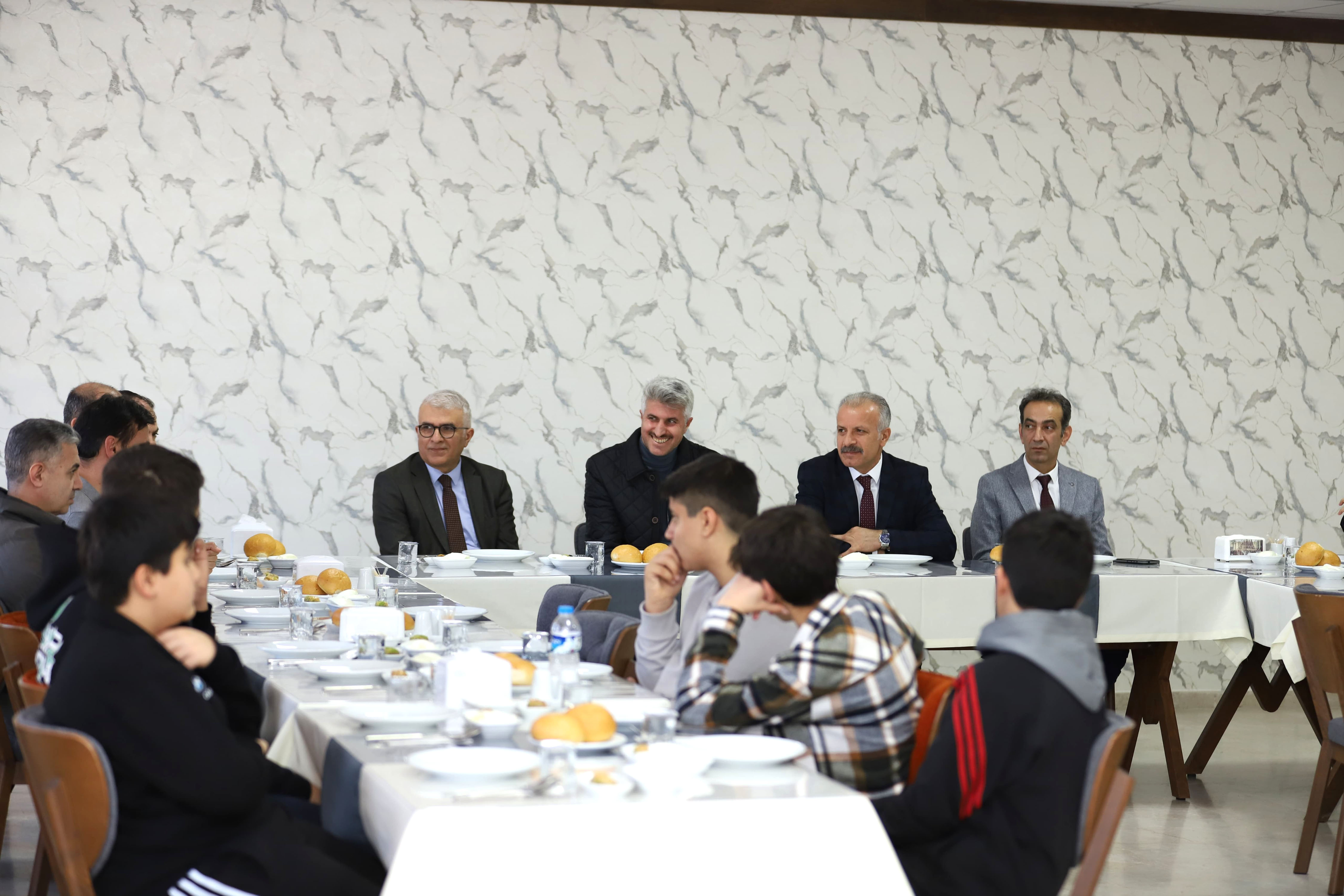 Malatyalı öğrenciler Sivas'ta LGS hazırlık kampına girdi.