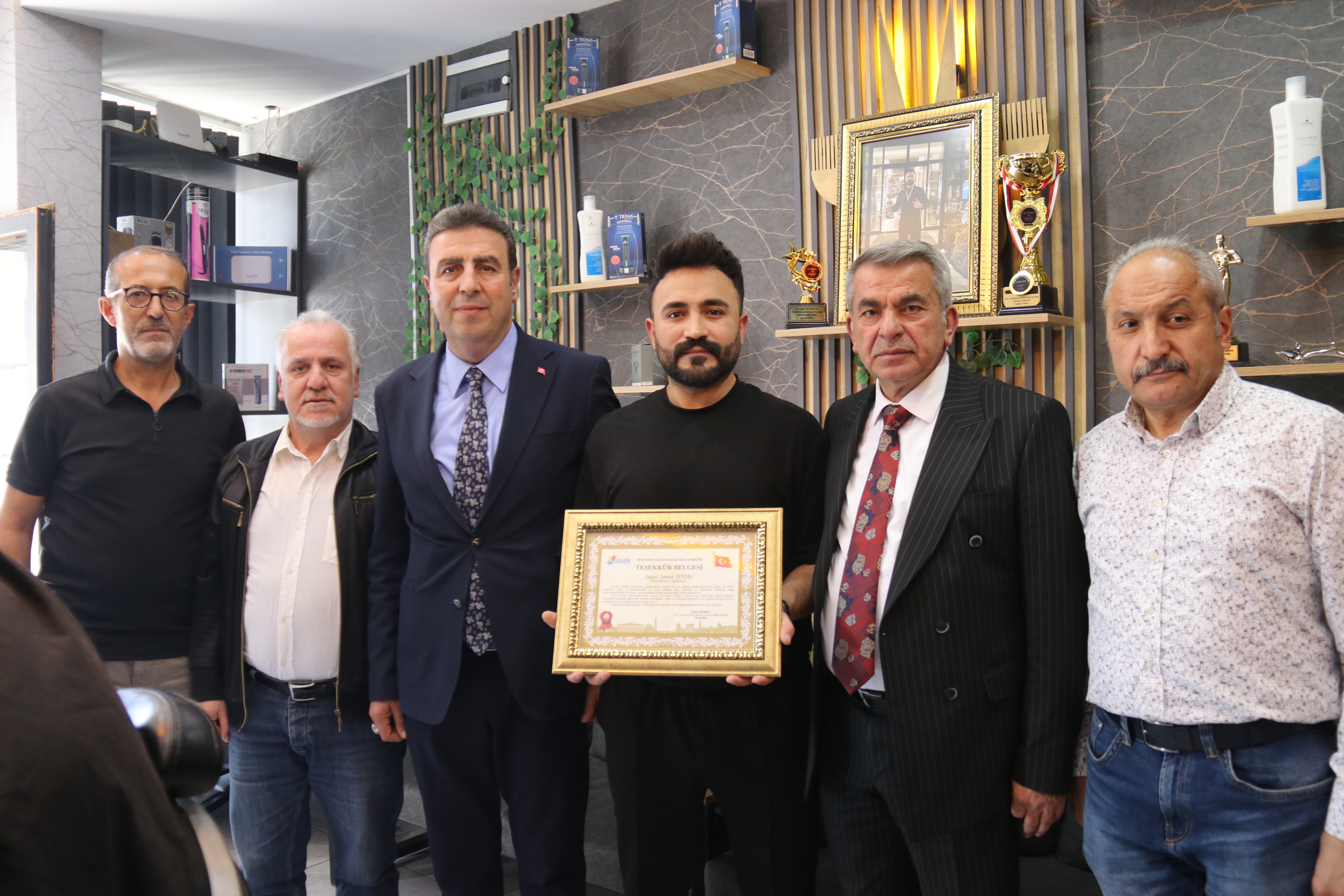 DUYARLI ESNAF TEŞEKKÜR BELGESİ İLE ÖDÜLLENDİRİLDİ