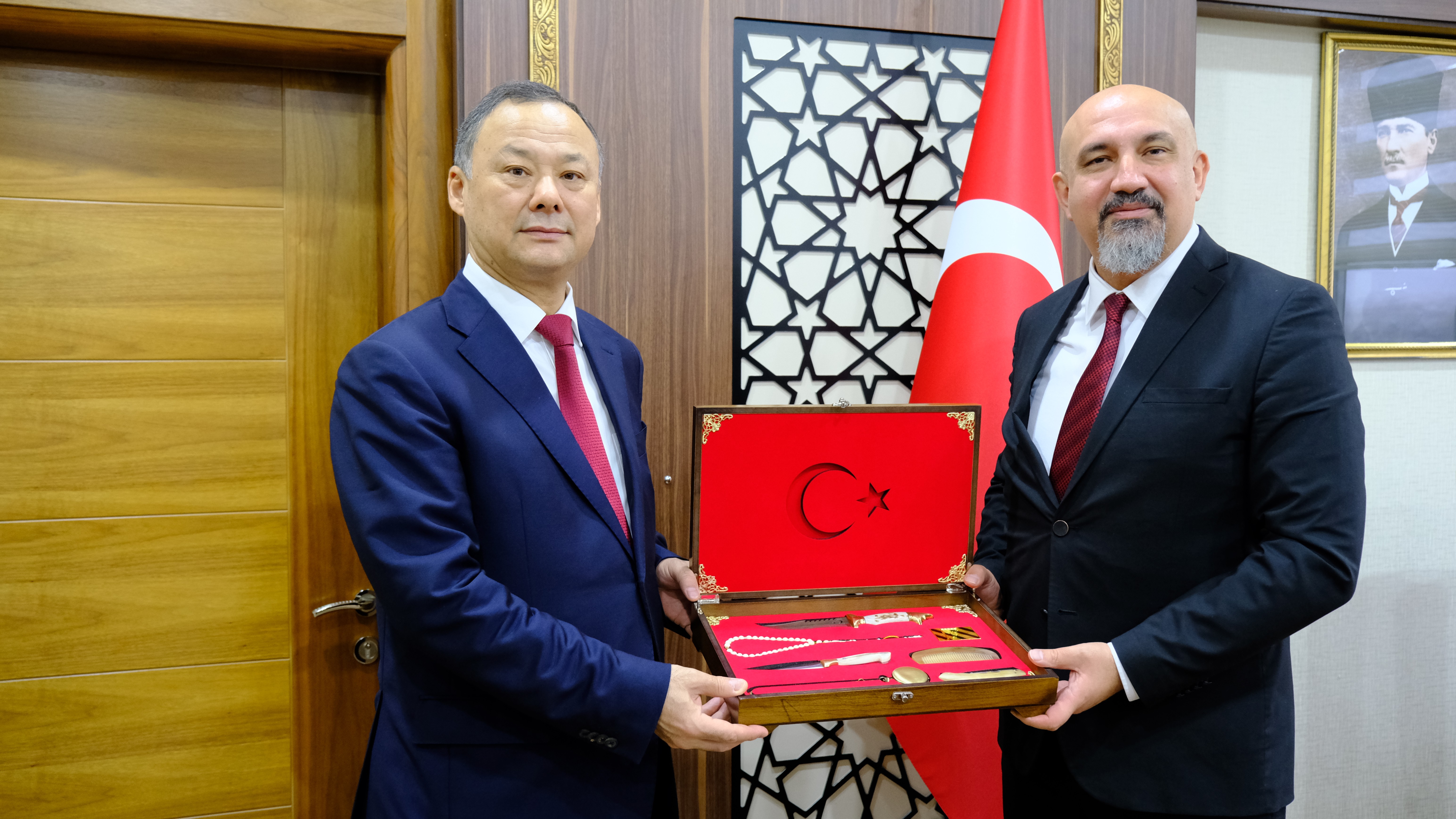 Kırgızistan Ankara Büyükelçisi, Sivas Cumhuriyet Üniversitesi’ni Ziyaret Etti