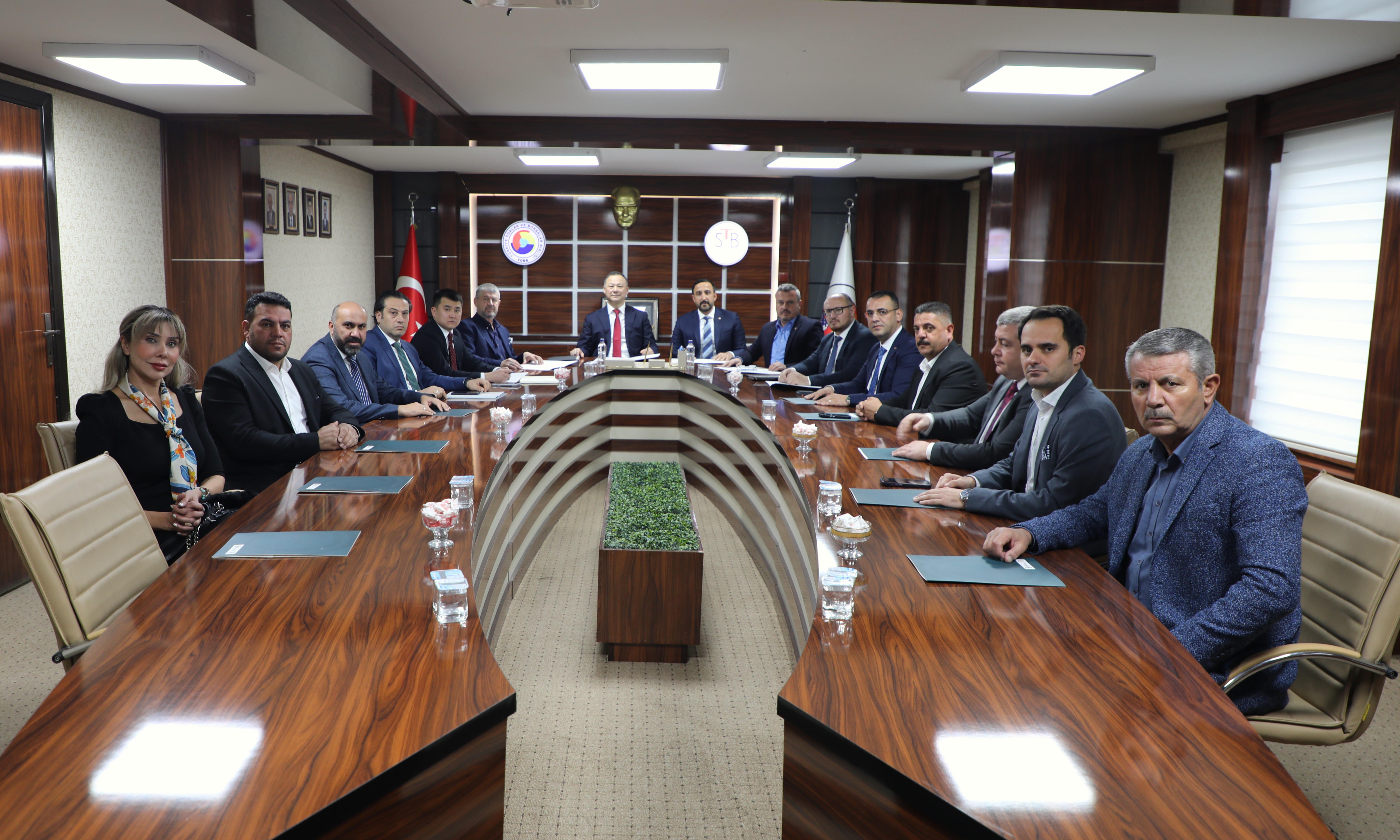 Kırgızistan Büyükelçisi Ruslan Kazakbaev’den Sivas Ticaret Borsası’na Ziyaret