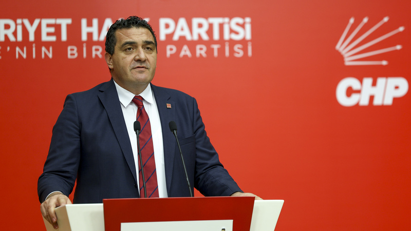 Ulaş Karasu“Gebze’de çöken binanın üstündeki çatlakların adı: AKP’nin ihmalidir” Ulaş Karasu“Gebze’de çöken binanın üstündeki çatlakların adı: AKP’nin ihmalidir”