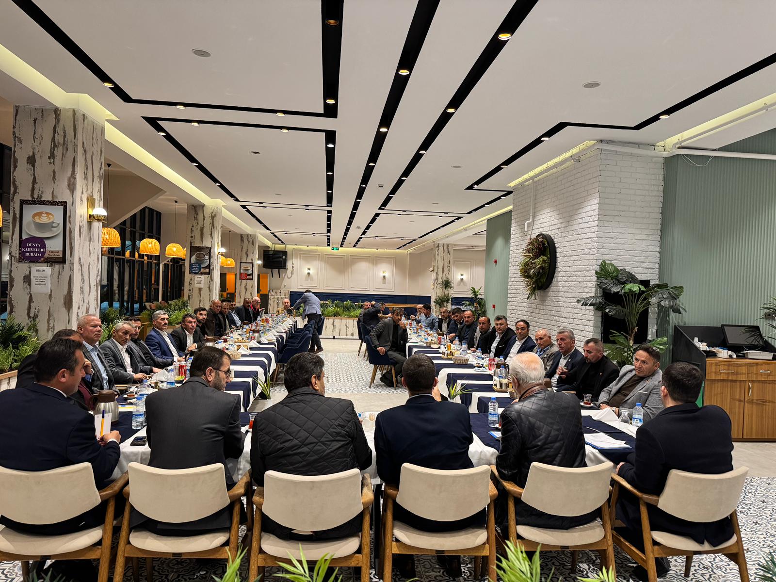 MİLLLETVEKİLİ HAKAN AKSU YILDIZ DAĞINDA BÖLGE KÖY MUHTARLARI İLE BİR ARAYA GELDİ MİLLLETVEKİLİ HAKAN AKSU YILDIZ DAĞINDA BÖLGE KÖY MUHTARLARI İLE BİR ARAYA GELDİ