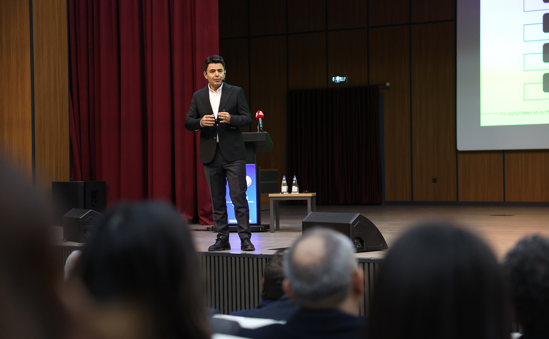 Ulaştırma ve Altyapı Bakan Yardımcısı Osman Boyraz SBTÜ’de Ulaştırma Vizyonunu Anlattı Ulaştırma ve Altyapı Bakan Yardımcısı Osman Boyraz SBTÜ’de Ulaştırma Vizyonunu Anlattı