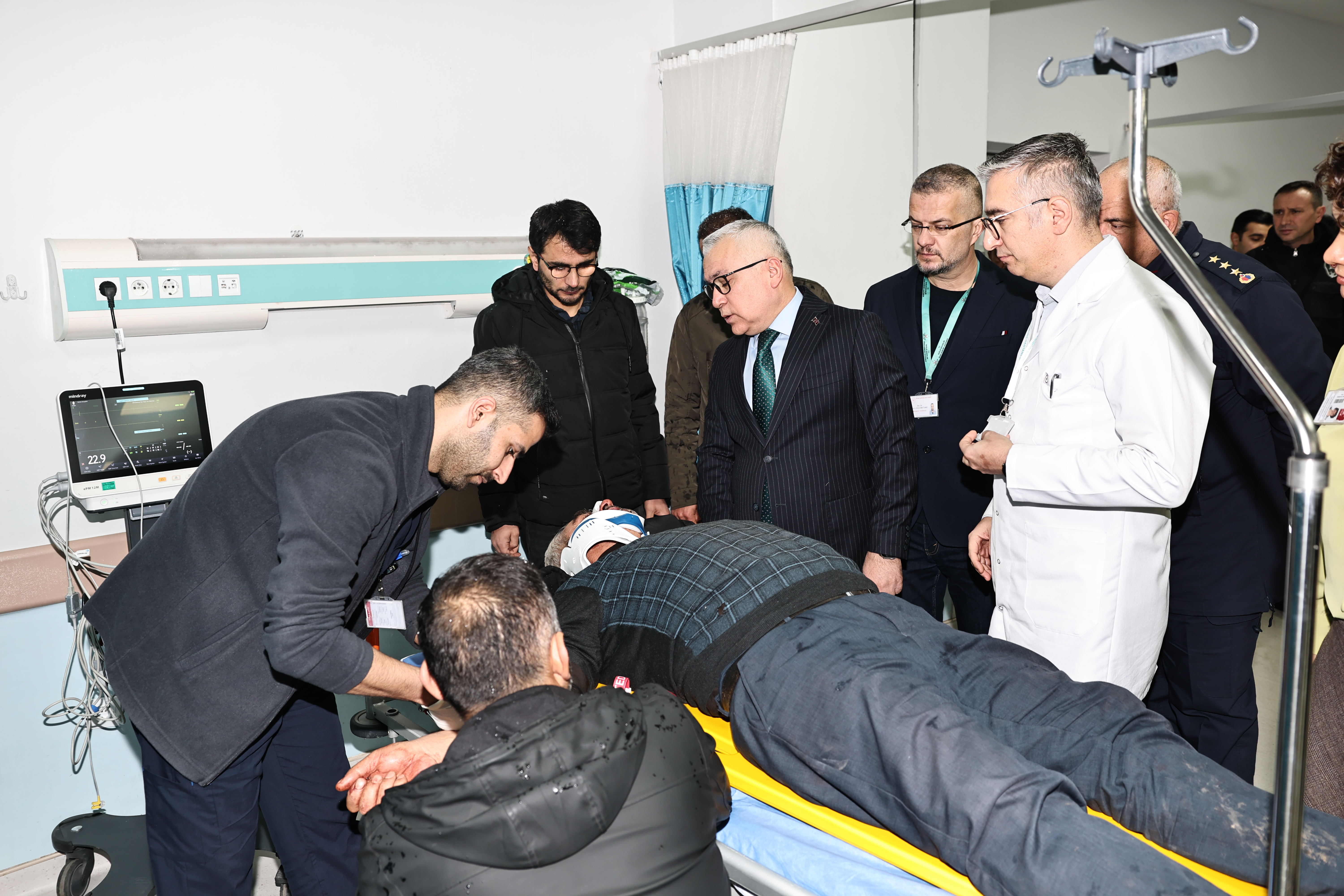 Vali Yılmaz Şimşek, Yaralıları Ziyaret Etti