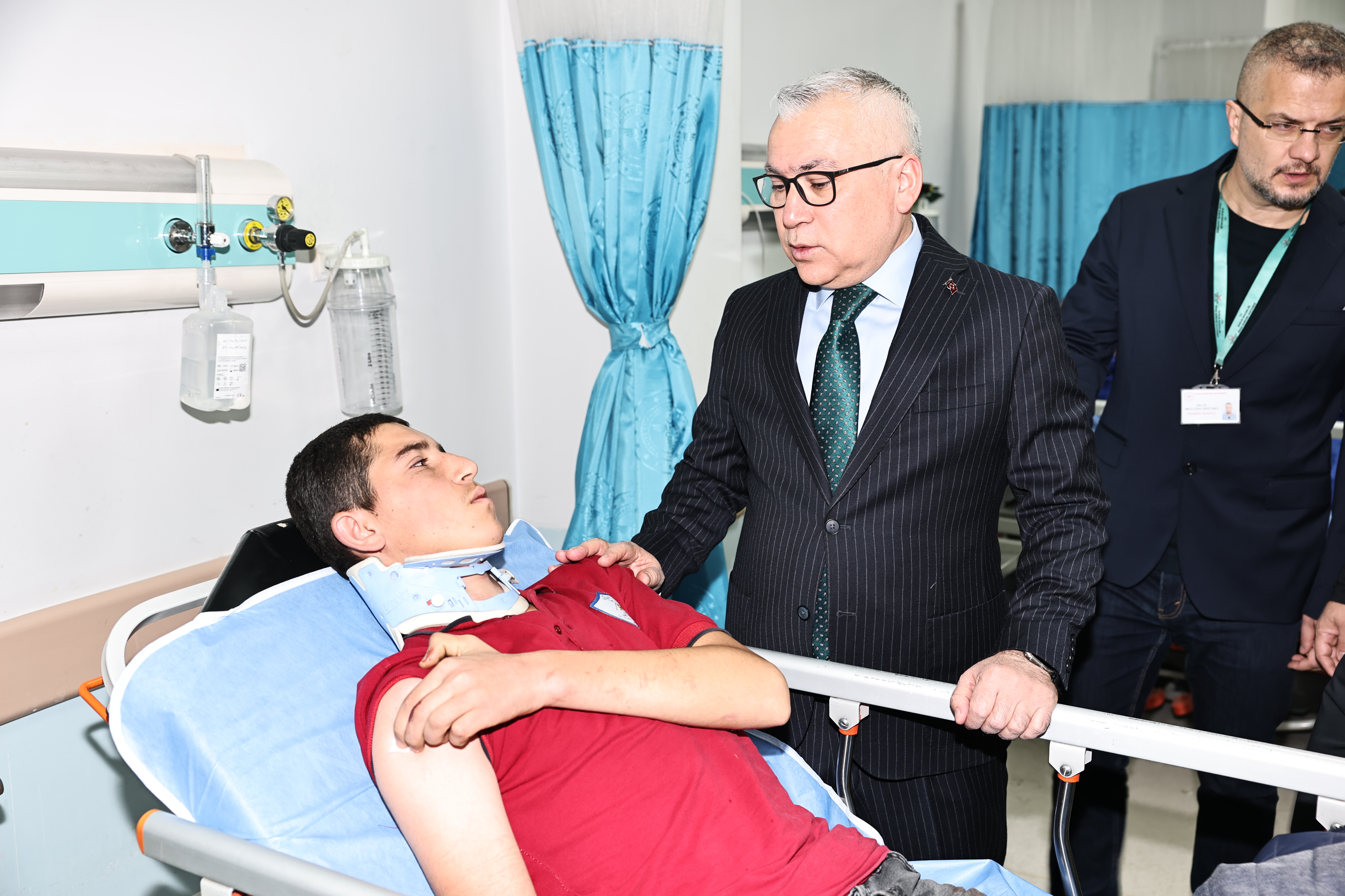 Vali Yılmaz Şimşek, Yaralıları Ziyaret Etti