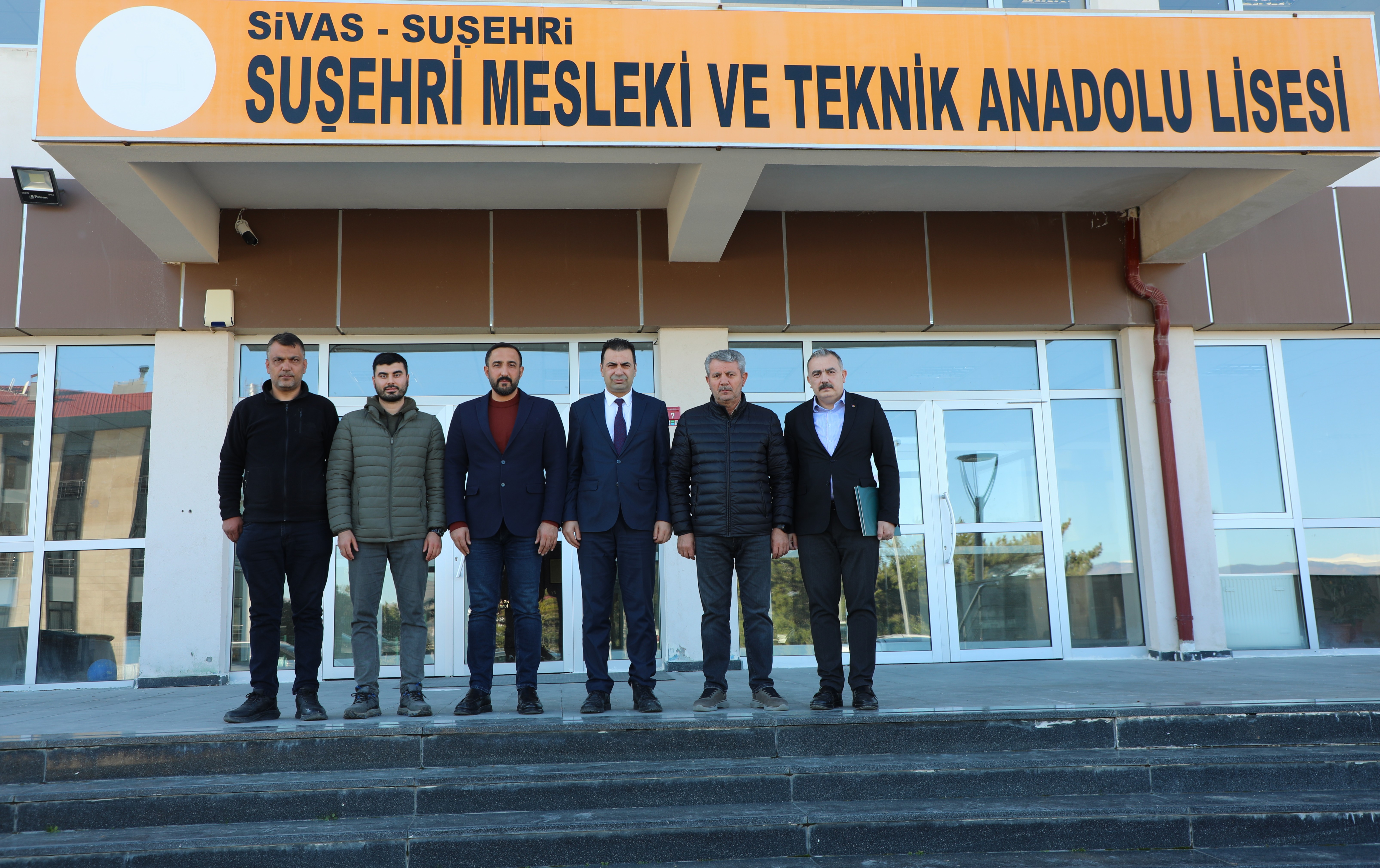 Genç Çiftçiler Yetişiyor: Sivas’ta Tarım Eğitimi İçin Güçlü İş Birliği Genç Çiftçiler Yetişiyor: Sivas’ta Tarım Eğitimi İçin Güçlü İş Birliği