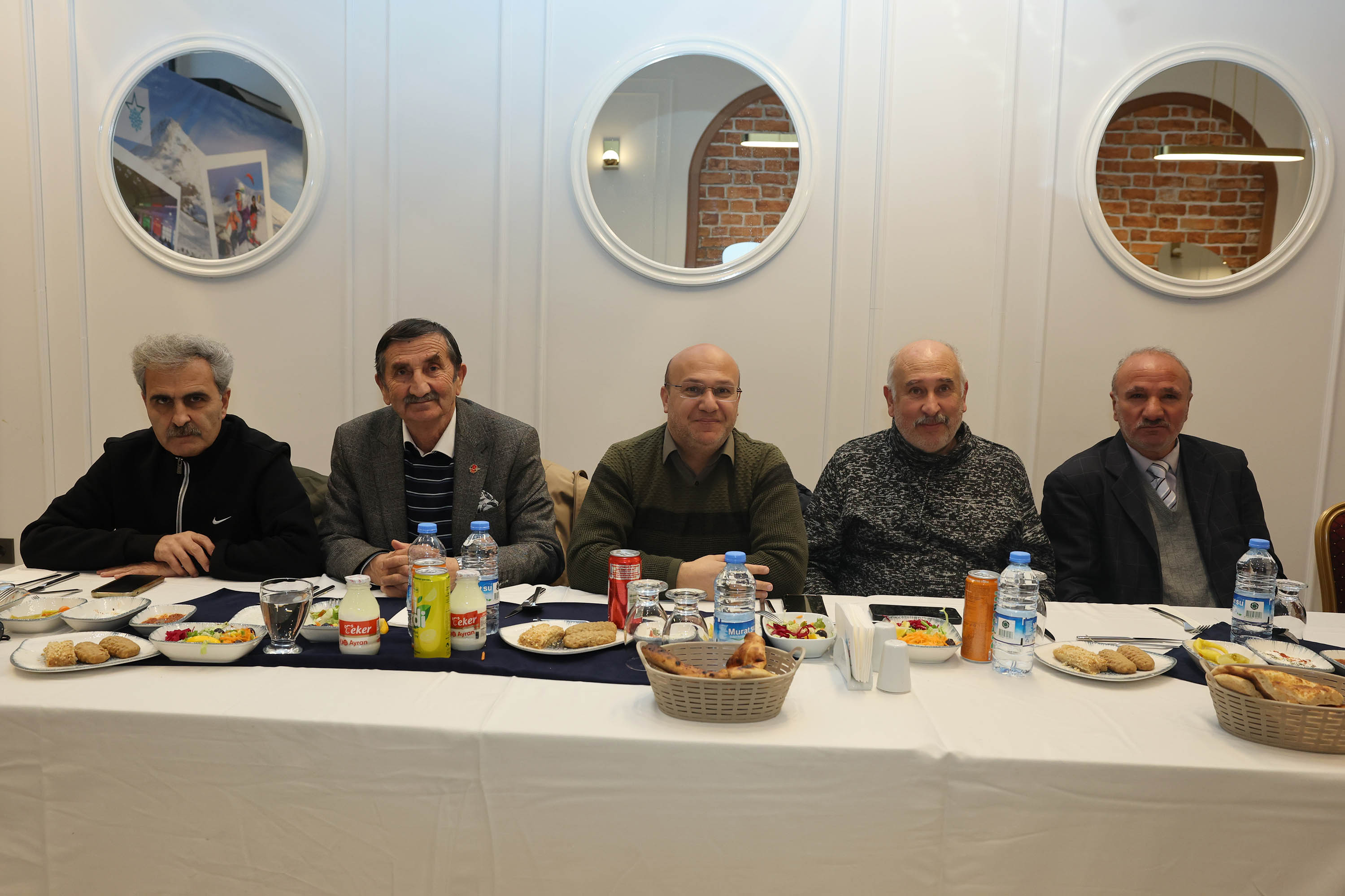 Vali Yılmaz Şimşek, Gazeteciler Günü'nü Yıldız Dağı'nda Kutladı Vali Yılmaz Şimşek, Gazeteciler Günü'nü Yıldız Dağı'nda Kutladı