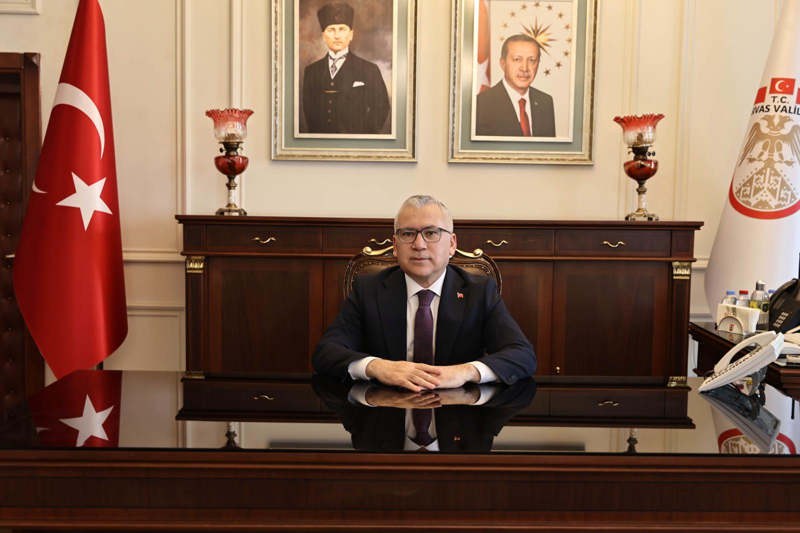 SİVAS VALİSİ DR. YILMAZ ŞİMŞEK’İN 10 OCAK ÇALIŞAN GAZETECİLER GÜNÜ MESAJI SİVAS VALİSİ DR. YILMAZ ŞİMŞEK’İN 10 OCAK ÇALIŞAN GAZETECİLER GÜNÜ MESAJI