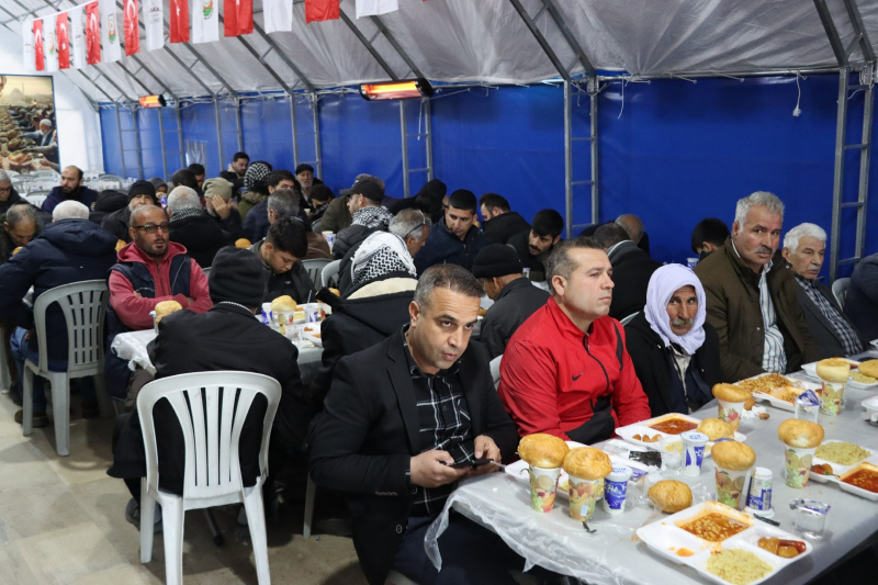 7’DEN 70’E HERKES BÜYÜKŞEHİR’İN İFTAR ÇADIRILARINDA BULUŞTU