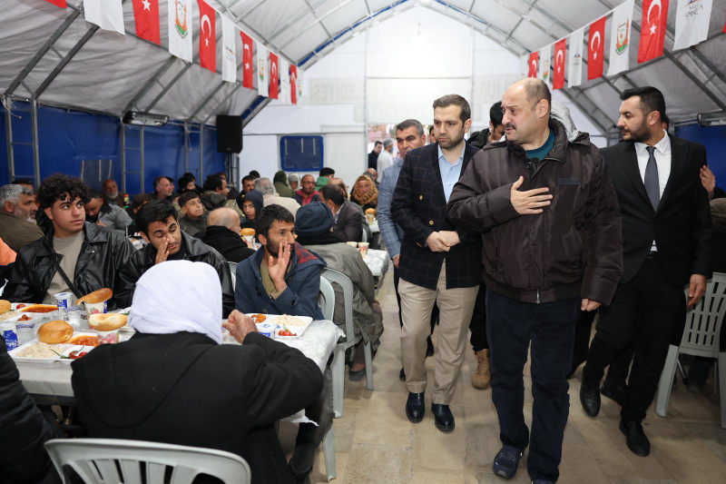 BAŞKAN GÜLPINAR, İFTAR ÇADIRINDA VATANDAŞLARLA BULUŞTU