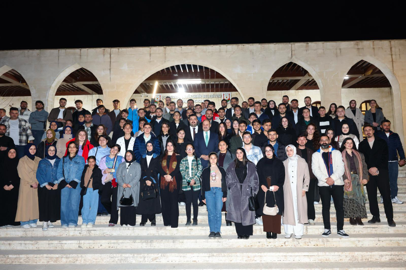 BAŞKAN GÜLPINAR, GENÇLİK MECLİSİ ÜYELERİYLE İFTARDA BULUŞTU