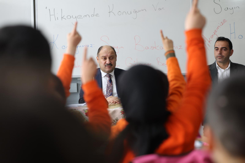 BAŞKAN GÜLPINAR, “HİKAYEMDE KONUĞUM VAR” ETKİNLİĞİNDE ÖĞRENCİLERLE BULUŞTU