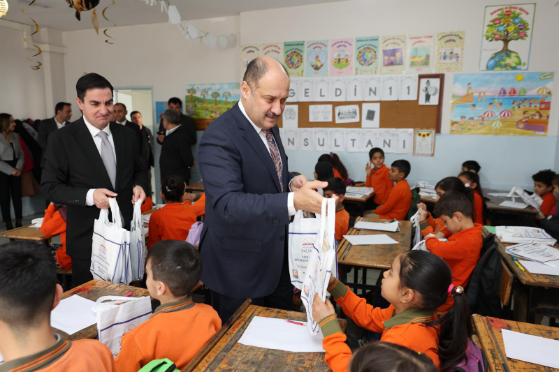 BAŞKAN GÜLPINAR, “HİKAYEMDE KONUĞUM VAR” ETKİNLİĞİNDE ÖĞRENCİLERLE BULUŞTU BAŞKAN GÜLPINAR, “HİKAYEMDE KONUĞUM VAR” ETKİNLİĞİNDE ÖĞRENCİLERLE BULUŞTU