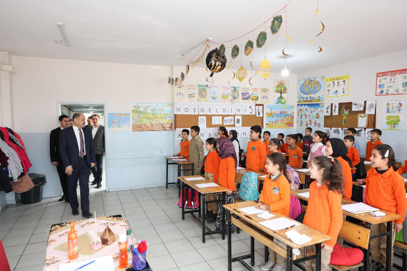 BAŞKAN GÜLPINAR, “HİKAYEMDE KONUĞUM VAR” ETKİNLİĞİNDE ÖĞRENCİLERLE BULUŞTU BAŞKAN GÜLPINAR, “HİKAYEMDE KONUĞUM VAR” ETKİNLİĞİNDE ÖĞRENCİLERLE BULUŞTU