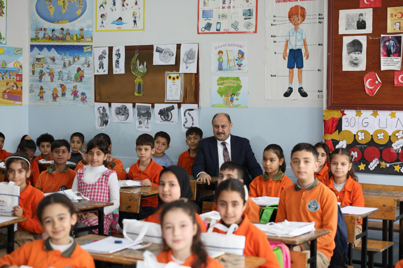 BAŞKAN GÜLPINAR, “HİKAYEMDE KONUĞUM VAR” ETKİNLİĞİNDE ÖĞRENCİLERLE BULUŞTU BAŞKAN GÜLPINAR, “HİKAYEMDE KONUĞUM VAR” ETKİNLİĞİNDE ÖĞRENCİLERLE BULUŞTU