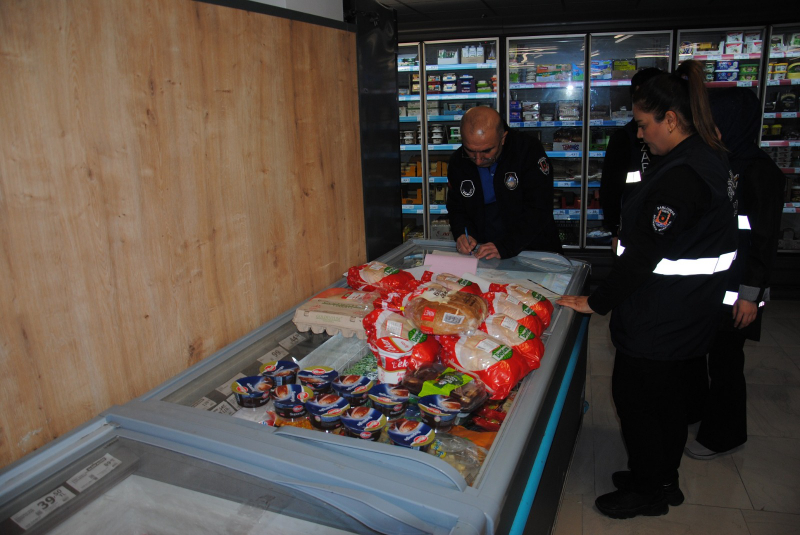 BÜYÜKŞEHİR ZABITASINDAN BAYRAM ÖNCESİ GIDA GÜVENLİĞİ ALARMI BÜYÜKŞEHİR ZABITASINDAN BAYRAM ÖNCESİ GIDA GÜVENLİĞİ ALARMI