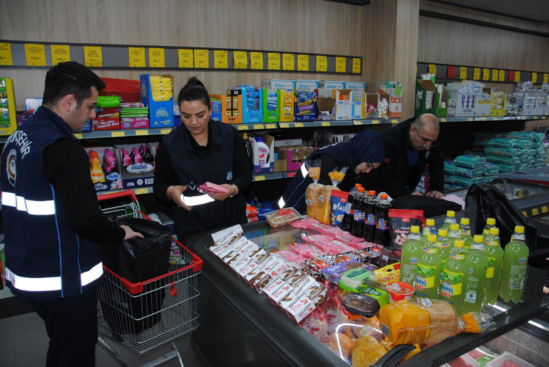 BÜYÜKŞEHİR ZABITASINDAN BAYRAM ÖNCESİ GIDA GÜVENLİĞİ ALARMI BÜYÜKŞEHİR ZABITASINDAN BAYRAM ÖNCESİ GIDA GÜVENLİĞİ ALARMI