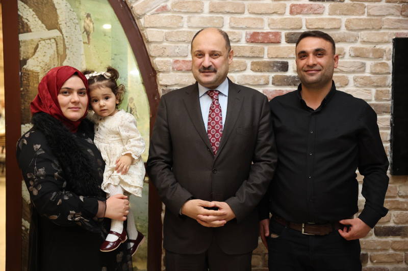 BAŞKAN GÜLPINAR, İLÇE BELEDİYE BAŞKANLARI VE MECLİS ÜYELERİYLE İFTARDA BULUŞTU