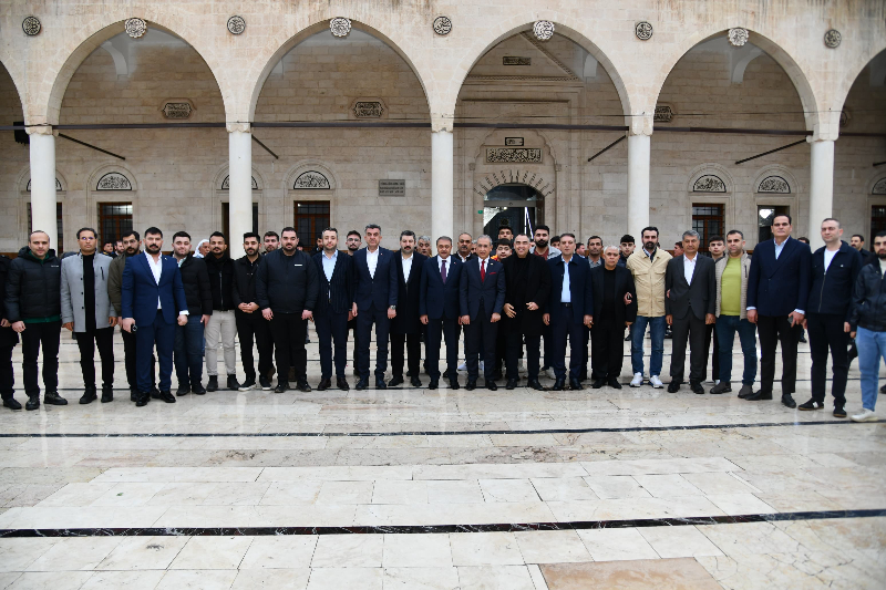 Dergâh Camisi’nde Bayramlaşma