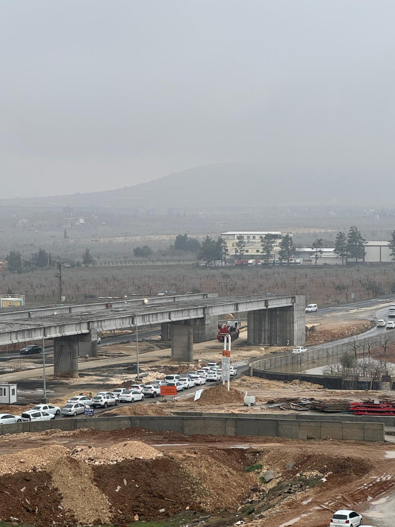 Karaköprü–Diyarbakır Yolundaki Kavşak Çalışması Bitmiyor: Vatandaş Tepkili