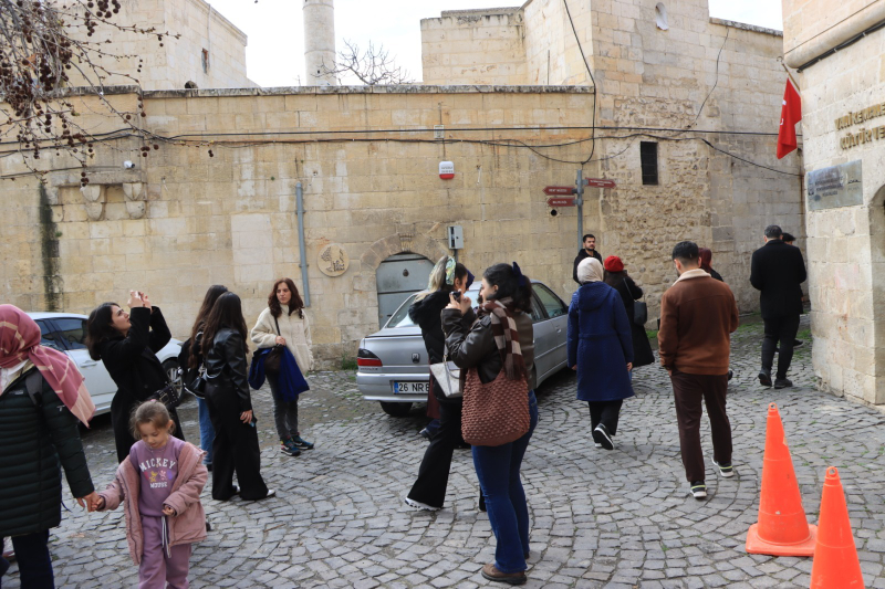 ŞANLIURFA’NIN MİMARİ MİRASI, ÖĞRENCİLERİN GÖZÜNDEN YENİDEN DEĞERLENDİRİLİYOR