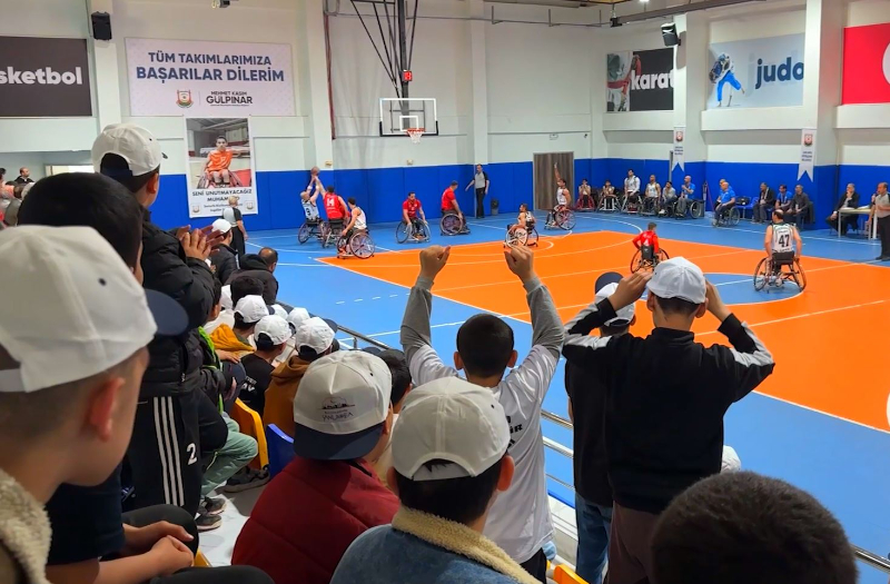 GÜNEYDOĞU DERBİSİNİN KAZANANI ŞANLIURFA BÜYÜKŞEHİR OLDU