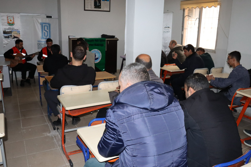 ŞANLIURFA’DA DENETİMLİ SERBESTLİK KAPSAMINDAKİ VATANDAŞLAR VE SAĞLIK ÇALIŞANLARINA MİNİ KONSER