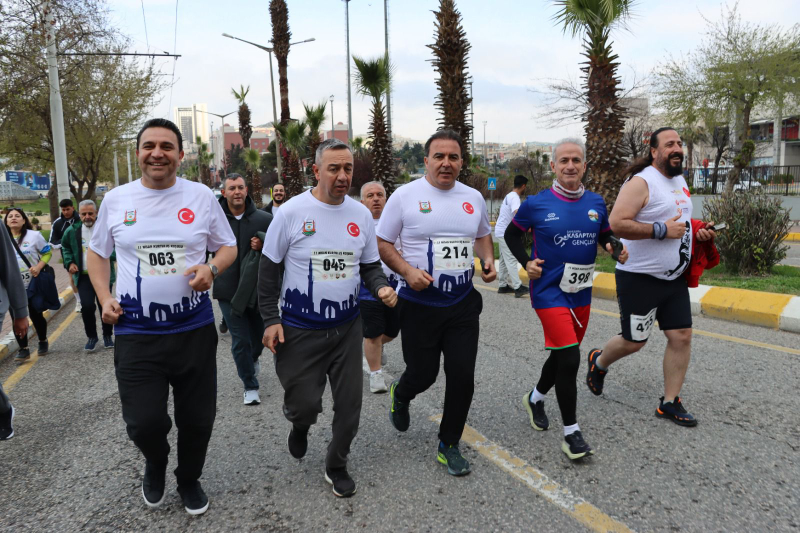 ŞANLIURFA’DA 11 NİSAN KOŞUSU RENKLİ GÖRÜNTÜLERE SAHNE OLDU