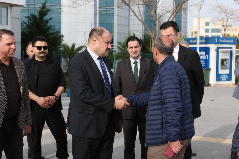 Başkan Gülpınar’dan Yaralı Öğrencilere Geçmiş Olsun Ziyareti Başkan Gülpınar’dan Yaralı Öğrencilere Geçmiş Olsun Ziyareti