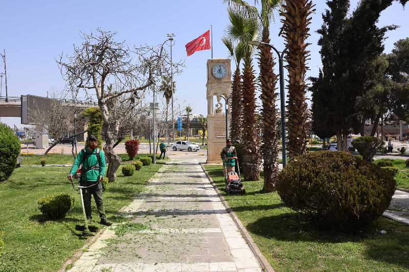 HALİLİYE BELEDİYESİ’NDEN PARK VE YEŞİL ALANLARDA BAKIM SEFERBERLİĞİ