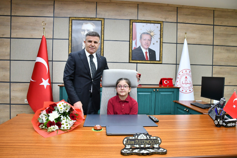 23 Nisan’da Minik Zeynep İl Milli Eğitim Müdürü Koltuğuna Oturdu