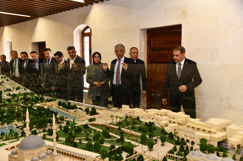 Şanlıurfa’da turizmin kalbi konumundaki Balıklıgöl, önemli bir ziyaret ve incelemeye ev sahipliği yaptı.