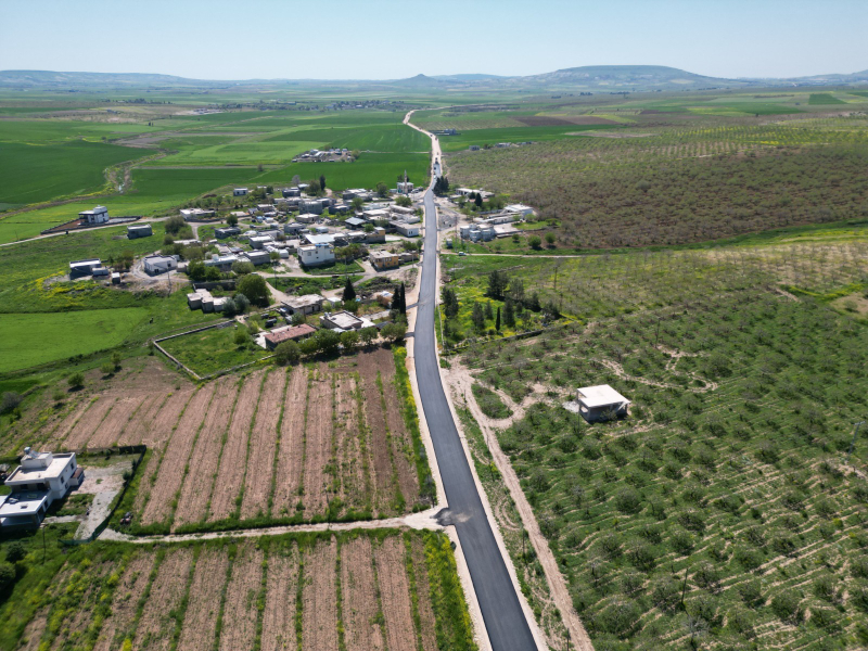 ŞANLIURFA’DA 14 KİLOMETRELİK GRUP YOLUNDA ASFALT SEFERBERLİĞİ SÜRÜYOR