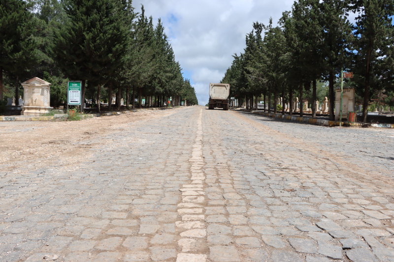YENİ ASRİ MEZARLIKTA SICAK ASFALT ÇALIŞMASI YAPILACAK