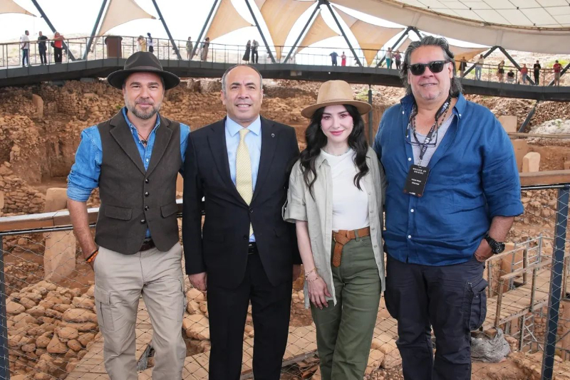 Şanlıurfa Dev Prodüksiyona Ev Sahipliği Yaptı: Engin Altan Düzyatan ve Özge Gürel Şehrin Tarihi Sokaklarında!