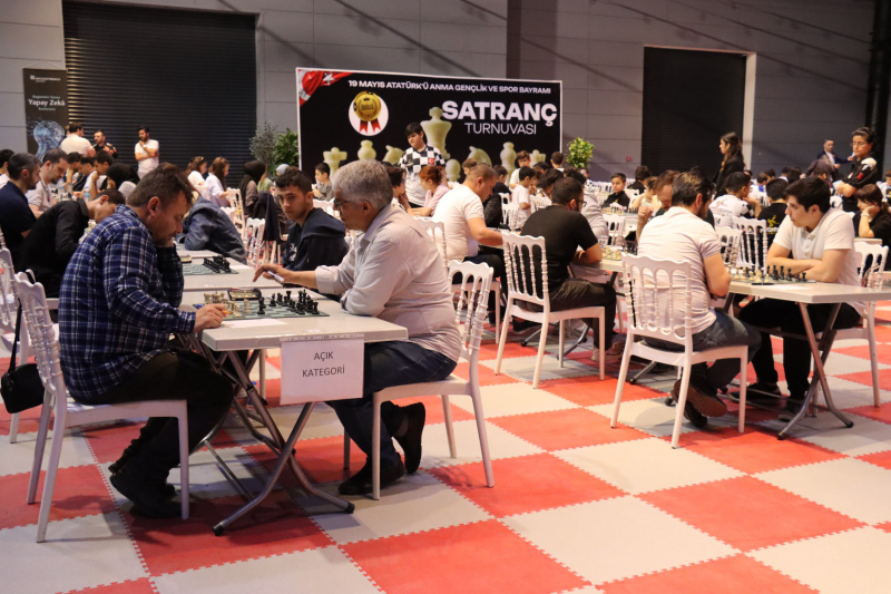 GENÇLİK HAFTASI SATRANÇ TURNUVASI BAŞLADI