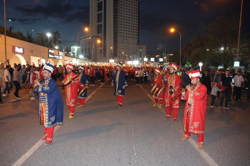 HALİLİYE MEHTERANI 19 MAYIS KORTEJİNE DAMGA VURDU