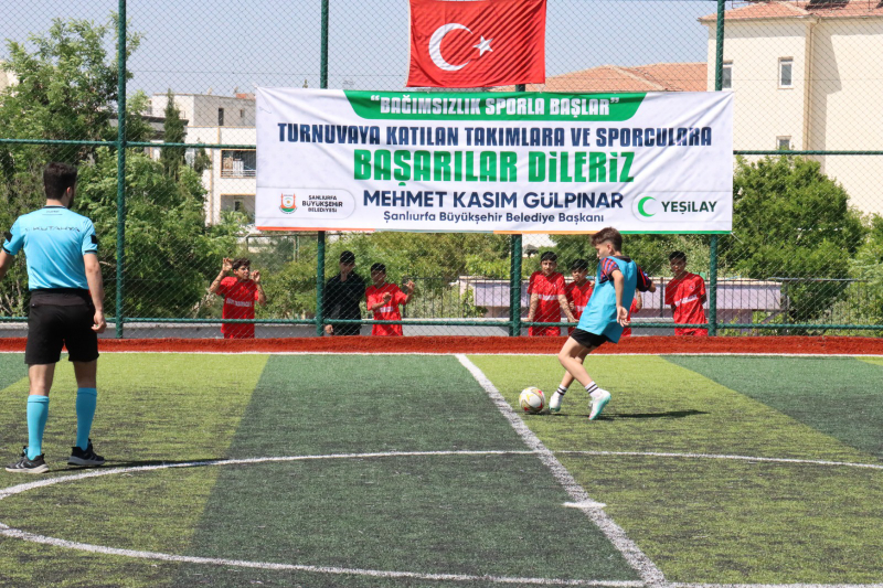 BÜYÜKŞEHİR’DEN OKULLARARASI FUTBOL TURNUVASI