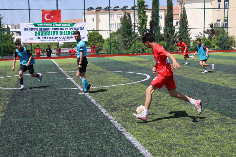 BÜYÜKŞEHİR’DEN OKULLARARASI FUTBOL TURNUVASI