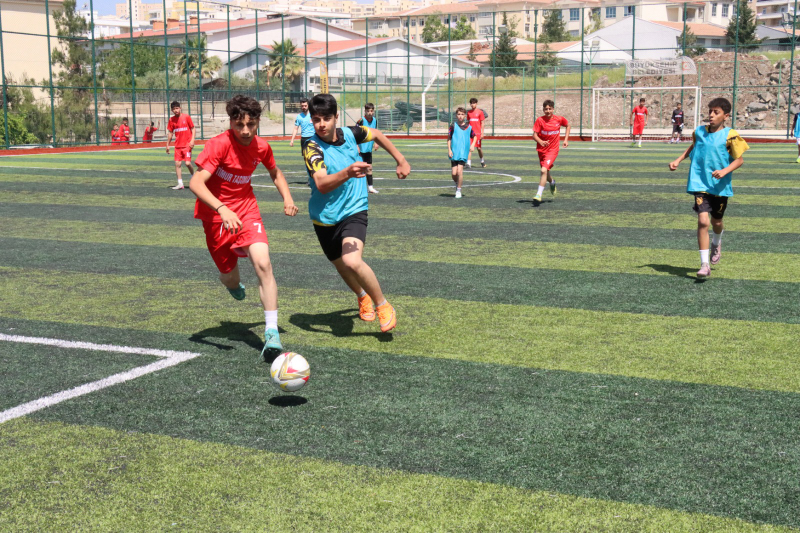 BÜYÜKŞEHİR’DEN OKULLARARASI FUTBOL TURNUVASI