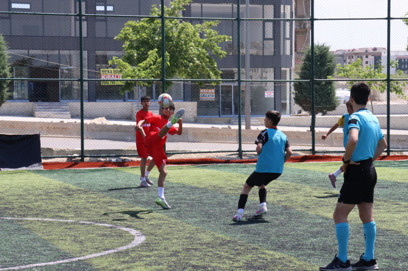 BÜYÜKŞEHİR’DEN OKULLARARASI FUTBOL TURNUVASI
