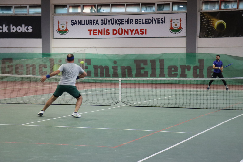 ŞANLIURFA’DA ÖDÜLLÜ TENİS TURNUVASI FİNALLE SONA ERDİ