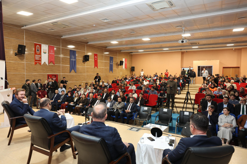 BAŞKAN GÜLPINAR:  “GENÇLERE YAPILAN YATIRIM GELECEĞE YAPILAN YATIRIMDIR”
