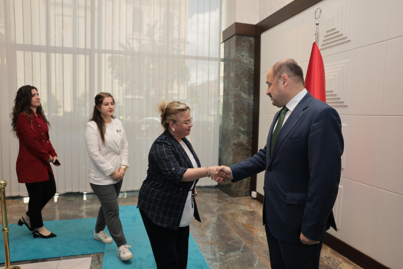 BAŞKAN GÜLPINAR, BÜYÜKŞEHİR PERSONELİYLE BAYRAMLAŞTI