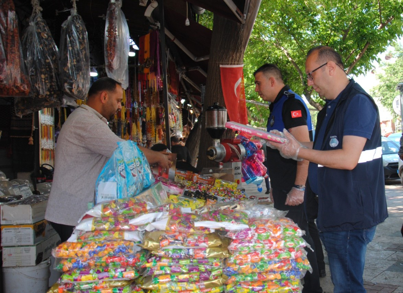 BÜYÜKŞEHİR ZABITASI, BAYRAM ÖNCESİ SIKI DENETİM YAPTI