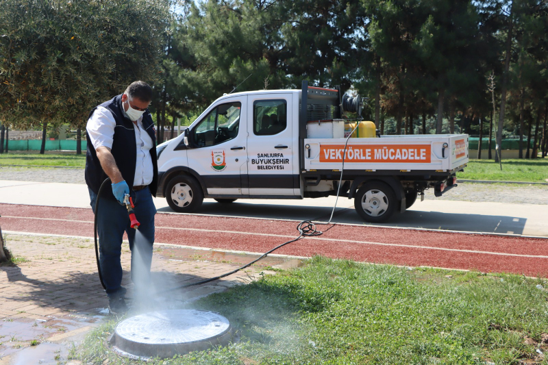 ŞANLIURFA BÜYÜKŞEHİR BELEDİYESİ’NDEN HAŞERELERE KARŞI YOĞUN MÜCADELE