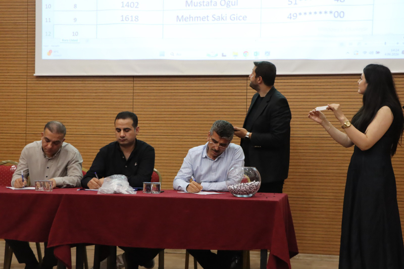 ŞANLIURFA BÜYÜKŞEHİR BELEDİYESİ'NDE 12 İŞÇİ İÇİN KURA ÇEKİMİ YAPILDI