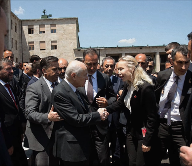 Şanlıurfalı İmparator’un Eski Eşi Siyasete Atıldı: Ayşegül Yıldız, MHP Saflarında!