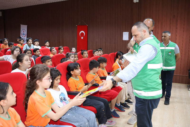 HALİLİYE BELEDİYESİ’NDEN ÖĞRENCİLERE ÇEVRE DOSTU EĞİTİM