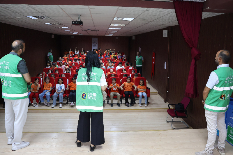 HALİLİYE BELEDİYESİ’NDEN ÖĞRENCİLERE ÇEVRE DOSTU EĞİTİM